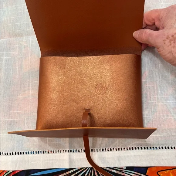 Augustinus Bader Leather Travel Pouch/ wrap clutch. New - Picture 10 of 11